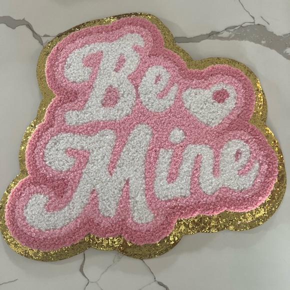 Iron on Patch - Valentines- Be mine - Picture 2 of 2